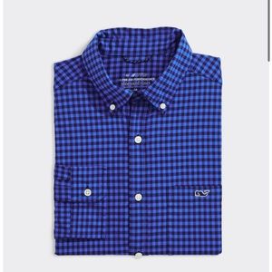 New with tags Vineyard Vines performance boys long-sleeve boys button up.